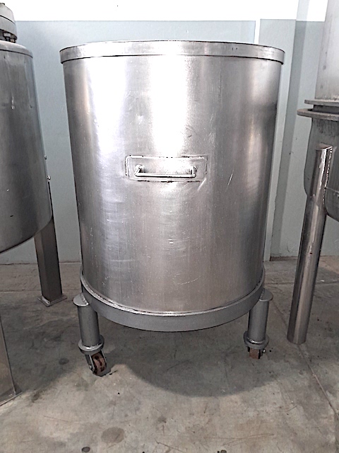 TANQUE ACERO INOXIDABLE 600 LITROS USADOS
